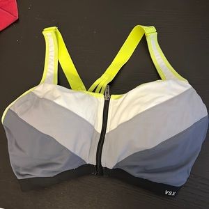 36DDD Sports Bra Zip Up VS